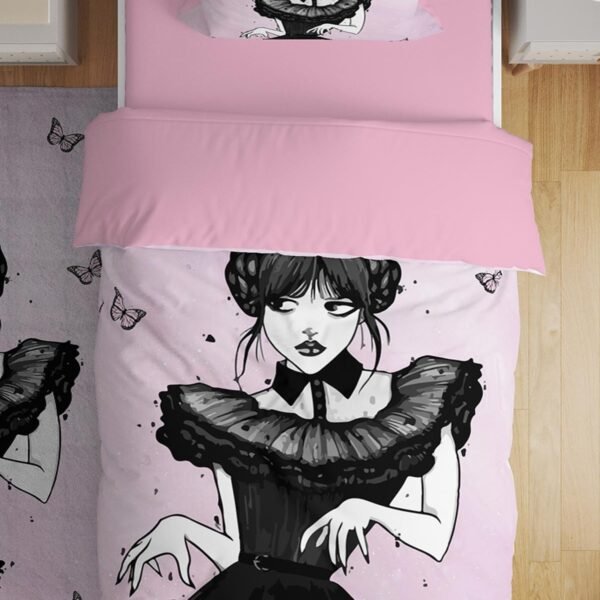 Pembe Wednesday Addams Desenli Tek Kişilik Bebek Çocuk Nevresim Takımı